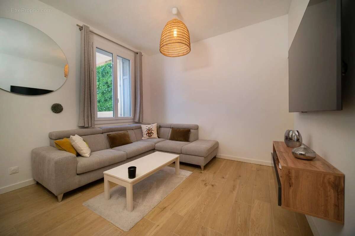 Appartement à MARSEILLE-6E