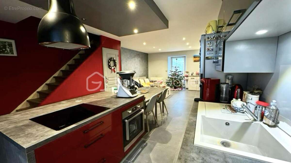 Maison à VIVIER-AU-COURT