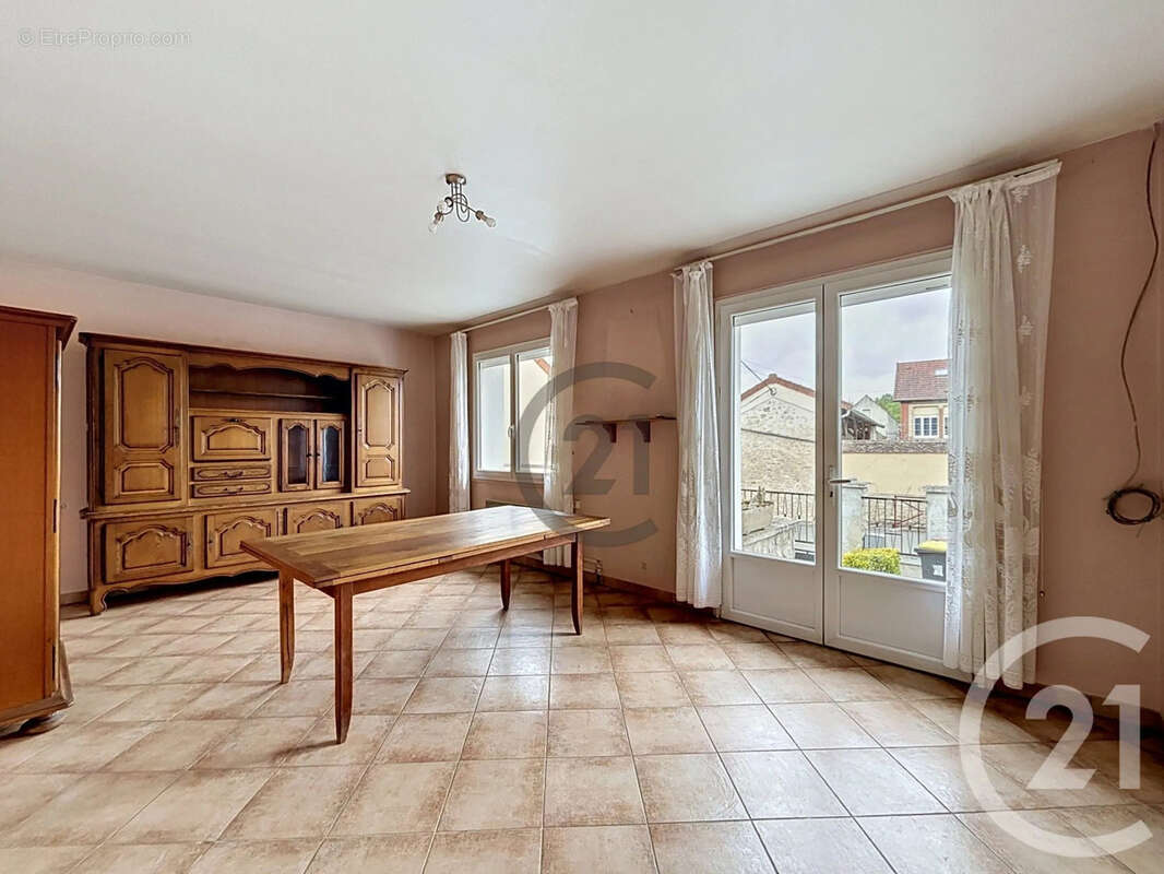 Maison 117 m² à Lechelle  - photo 3