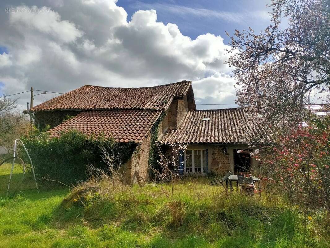 Maison à PRESSIGNAC