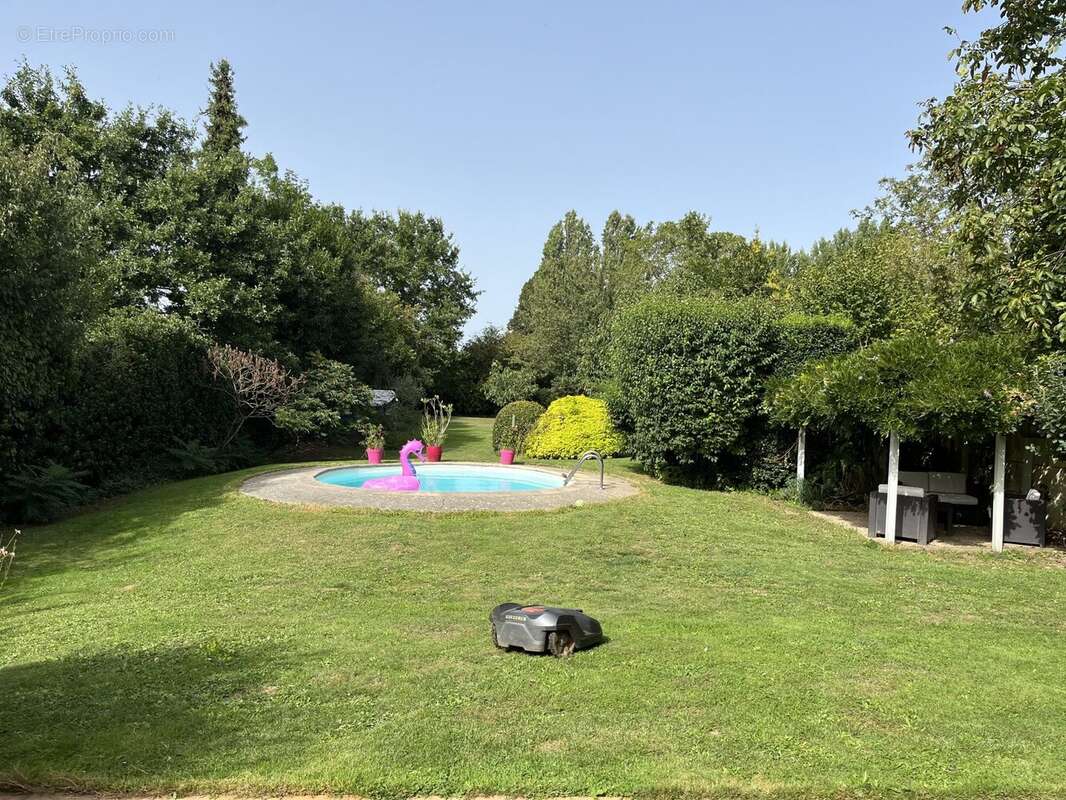 Maison à SAVIGNY-LE-TEMPLE