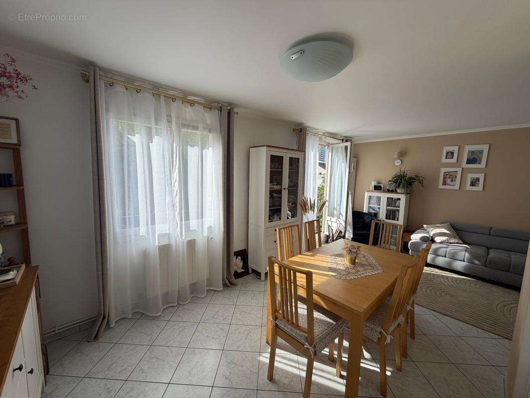 Appartement À Vendre - photo 3
