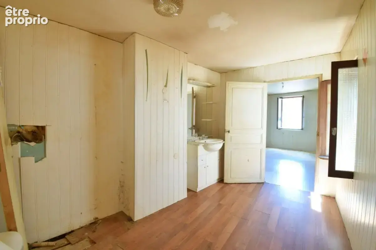 *** exclusivite *** maison de ville avec petit garage et cave - a renover *** billom 63160 *** - photo 5