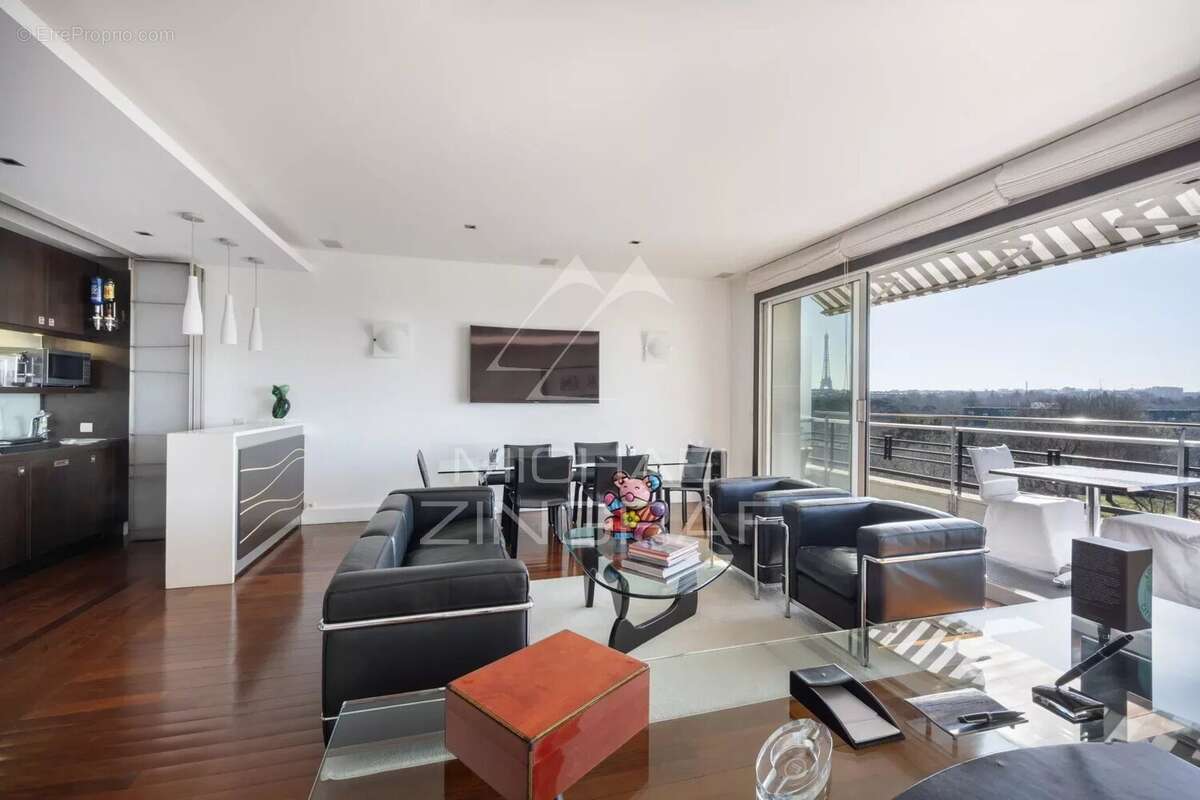 Appartement à NEUILLY-SUR-SEINE