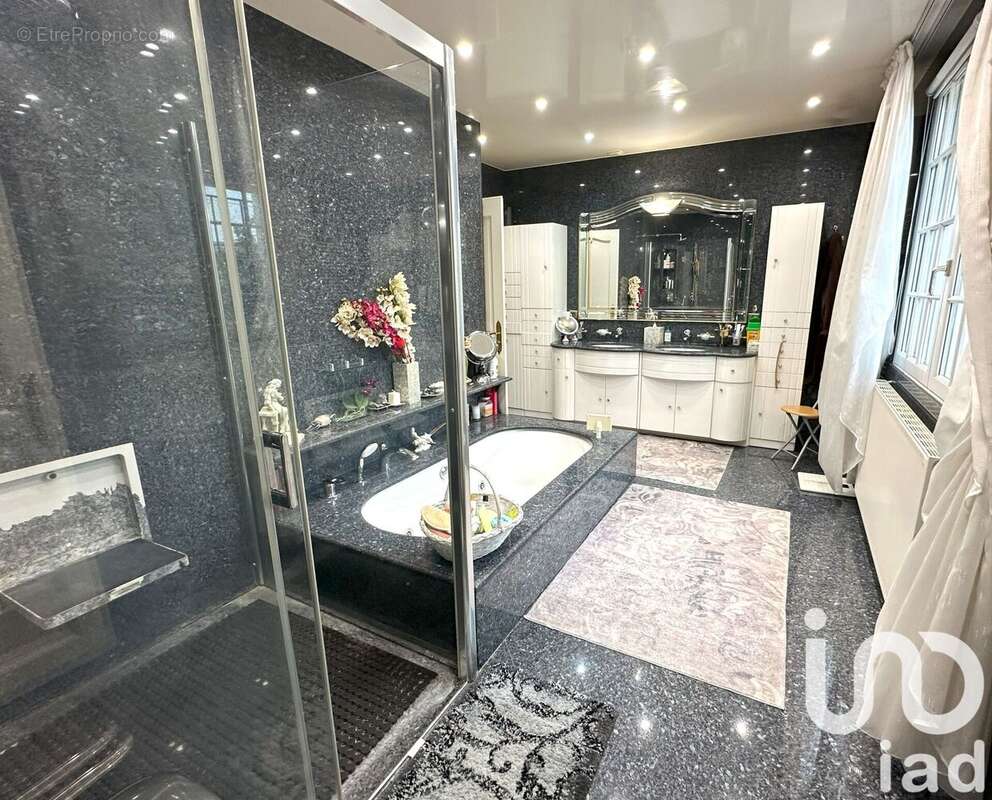 Photo 8 - Maison à SAINT-MAUR-DES-FOSSES