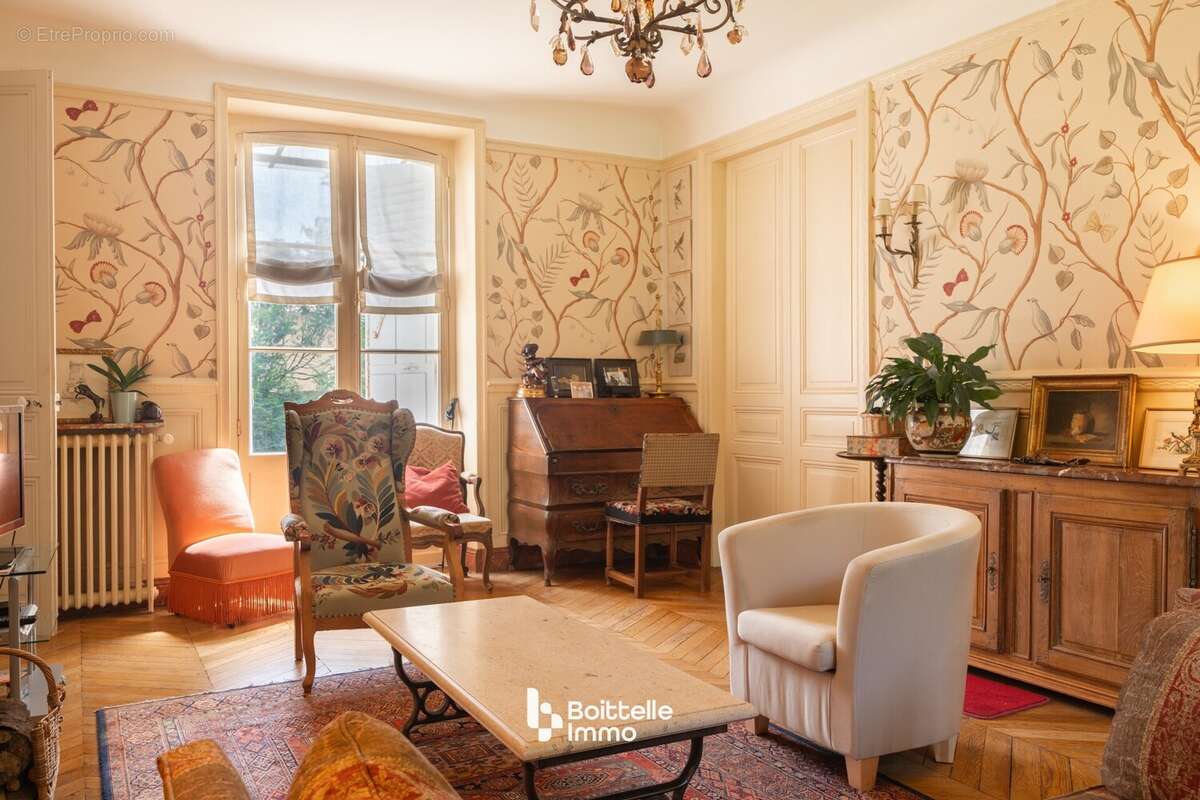 Maison à VARENNES-SUR-SEINE