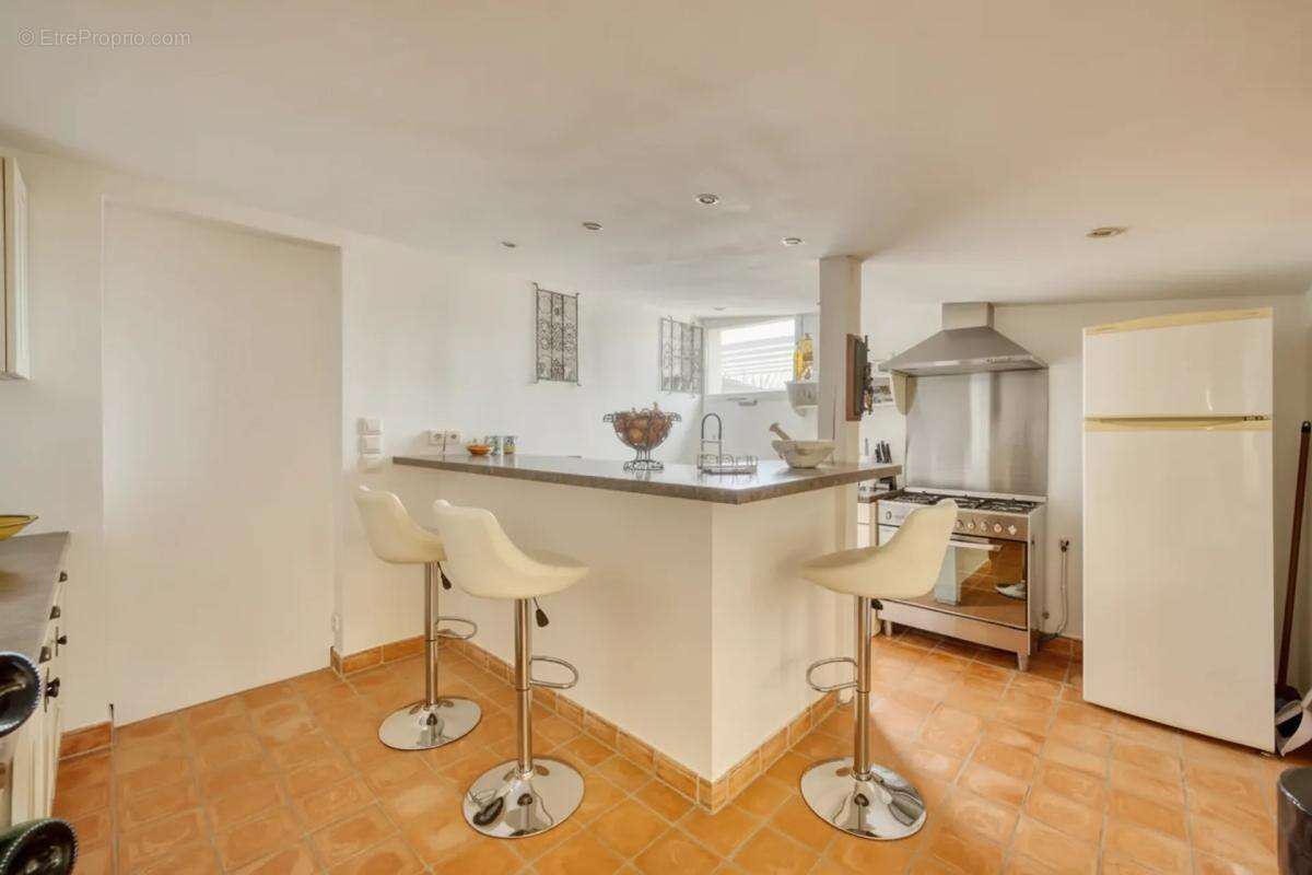 Maison à SAINT-JUST-LUZAC