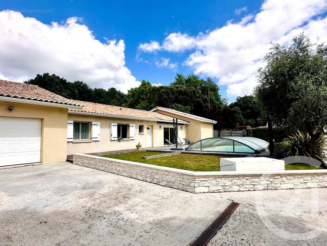 Maison à LA LANDE-DE-FRONSAC