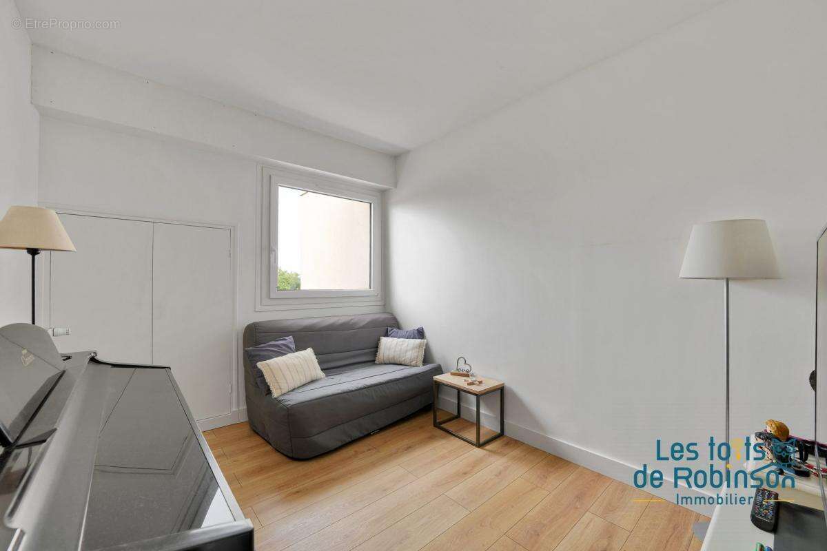 Appartement à VERRIERES-LE-BUISSON