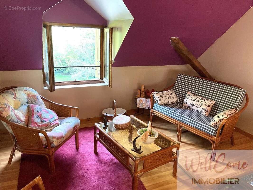 Maison à SAINT-THIBAUD-DE-COUZ