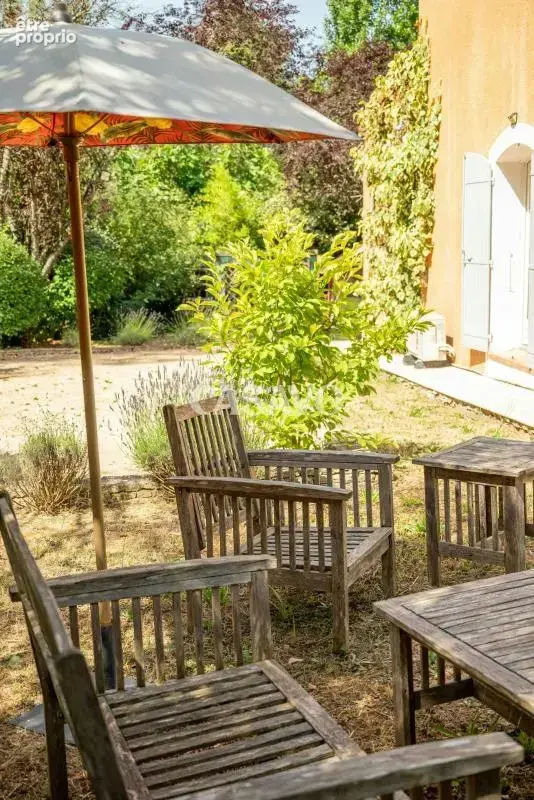 Vente Maison 7 pièces de 240m² - 13100 Saint-Marc-Jaumegarde - photo 24