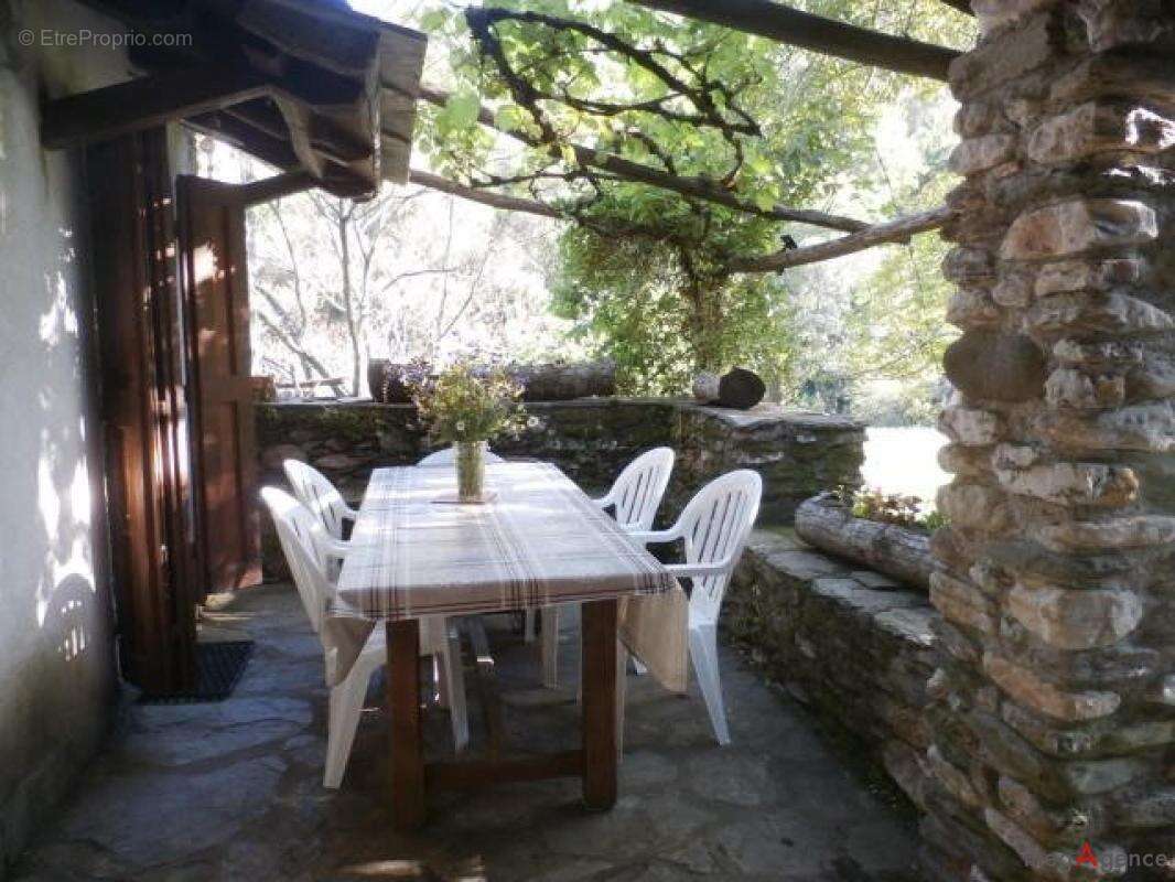 Maison à SAINT-GERMAIN-DE-CALBERTE