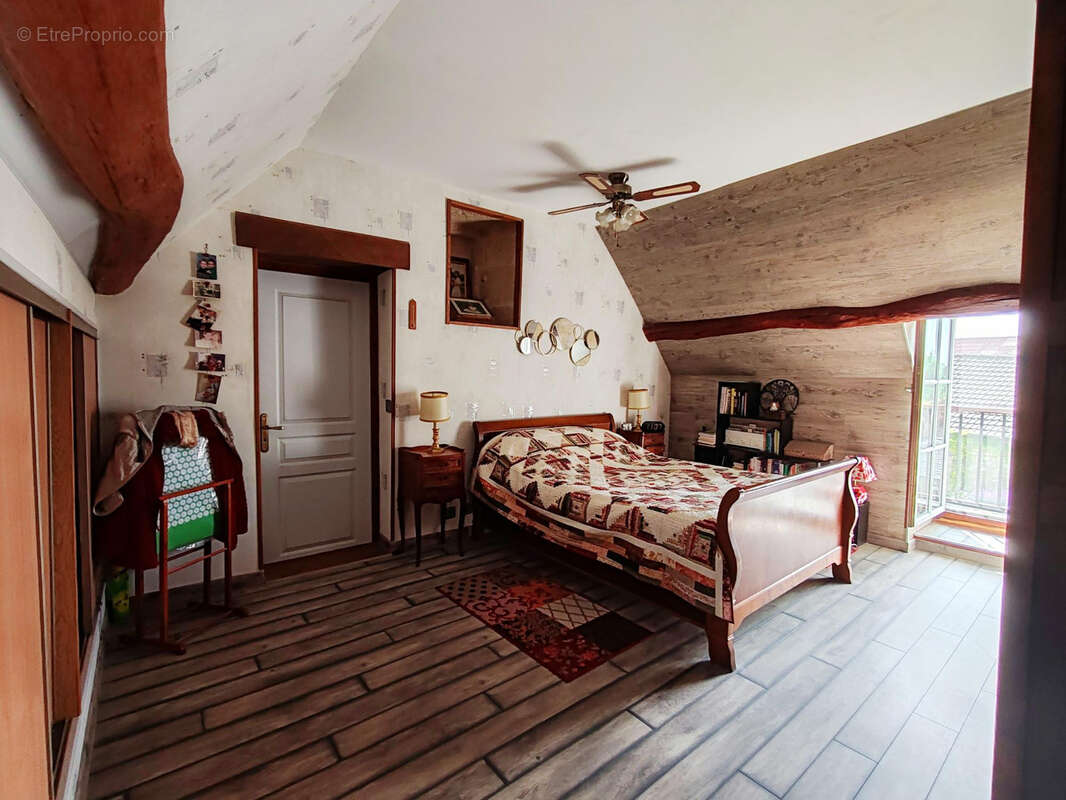Maison familiale avec dependances - photo 10