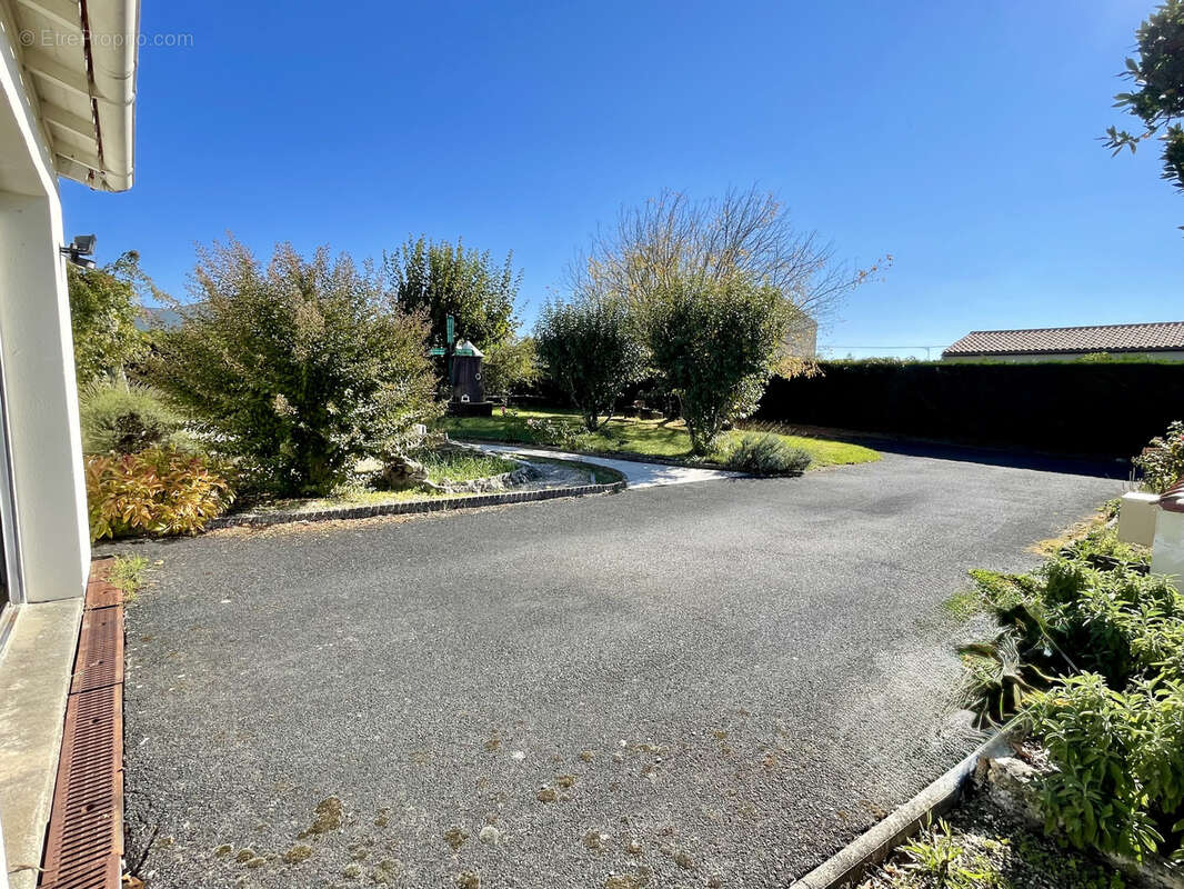 Maison à SAINT-SAVINIEN