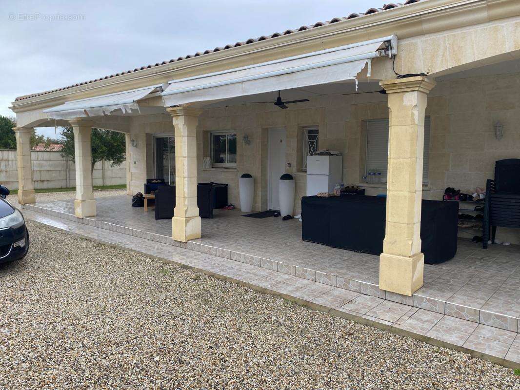 Maison à AMBARES-ET-LAGRAVE