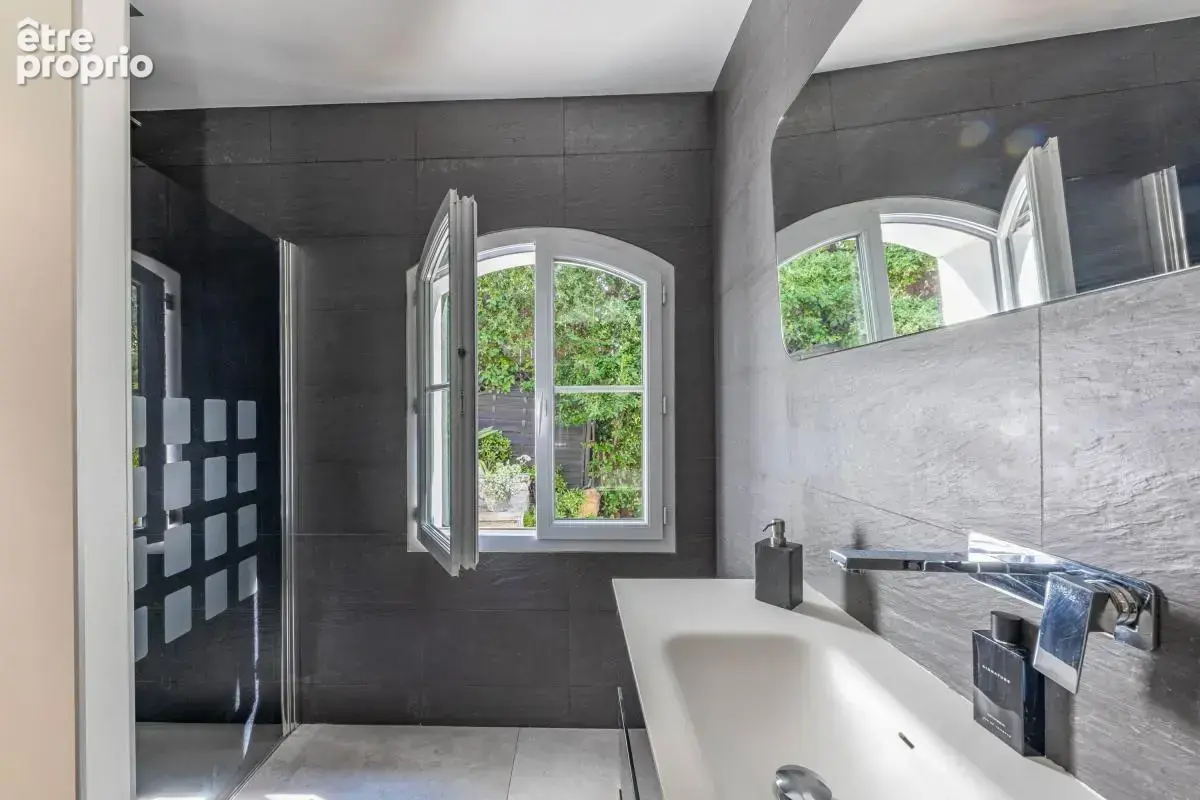 Villa moderne avec vue mer, piscine et garage à vendre à six-fours - french riviera - photo 20