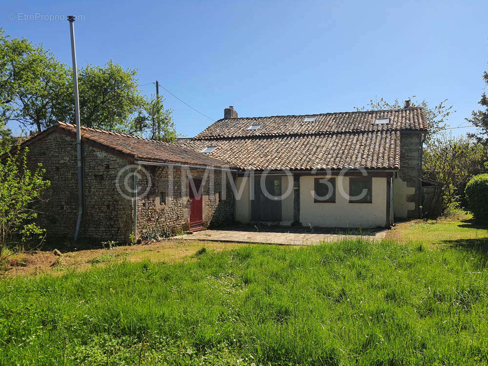 Maison à SAUZE-VAUSSAIS