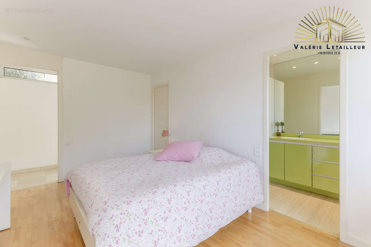 Maison à BEYCHAC-ET-CAILLAU