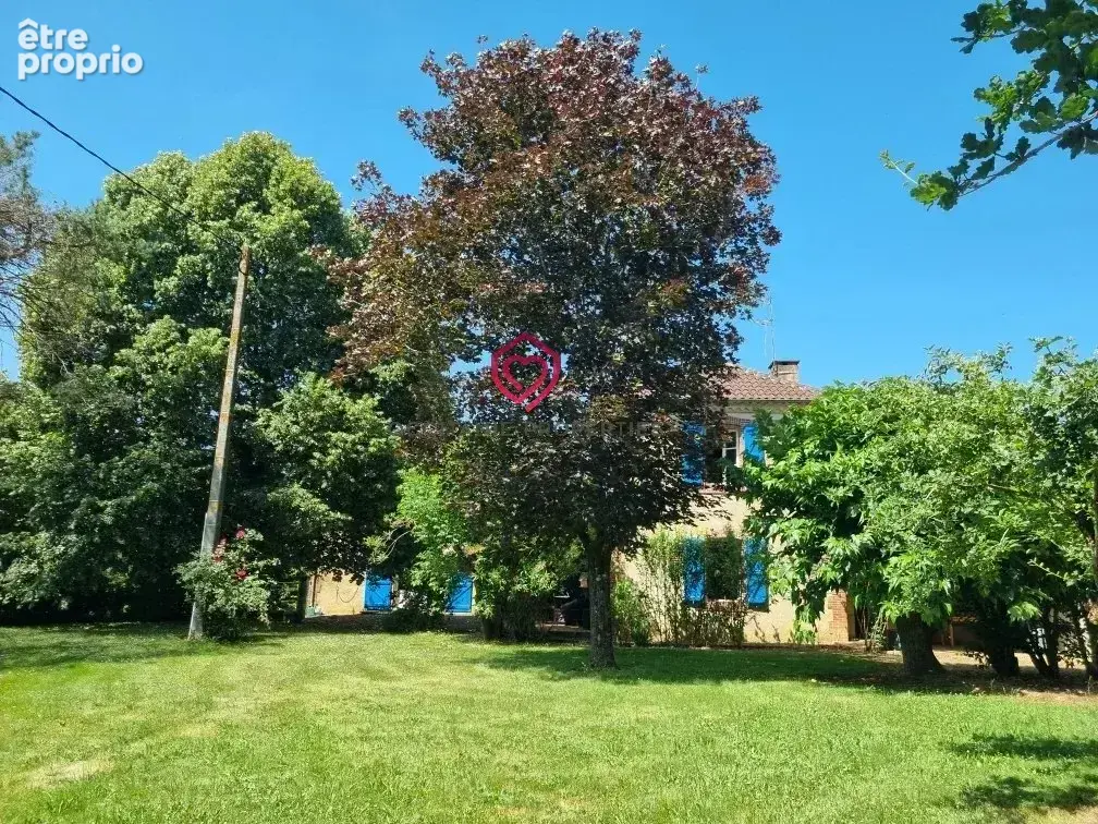 Grande maison avec gîte séparé sur 1,7 ha de terrain - photo 3