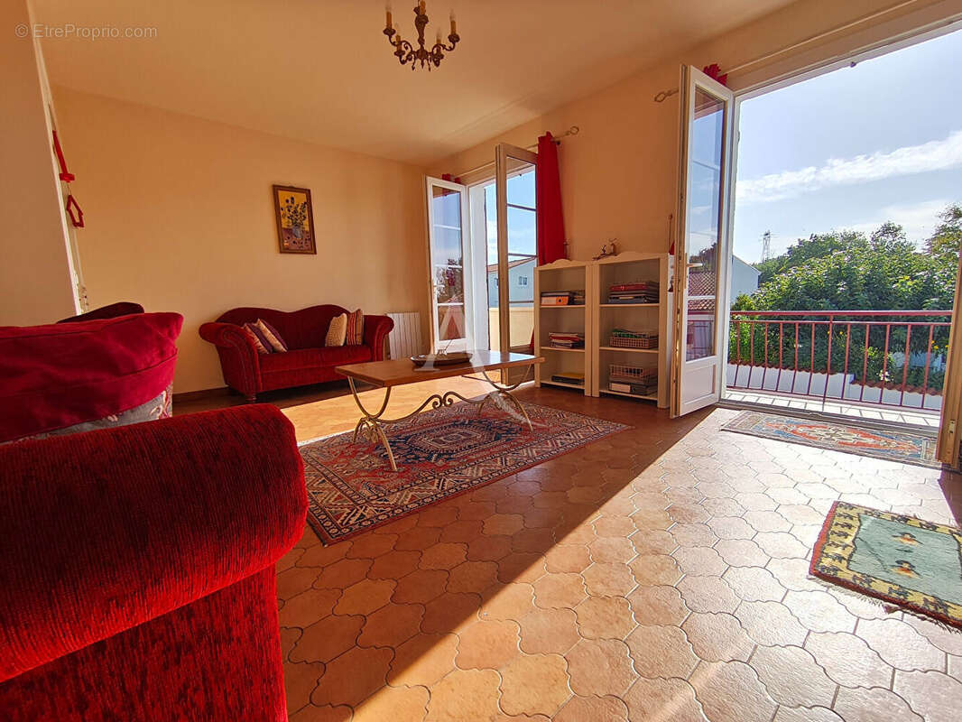 Maison à FONTCOUVERTE