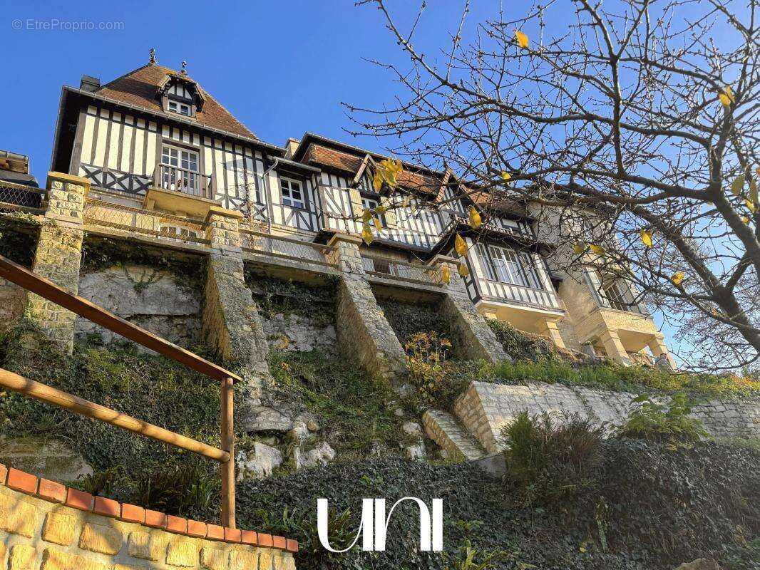 Maison à FLEURY-SUR-ORNE