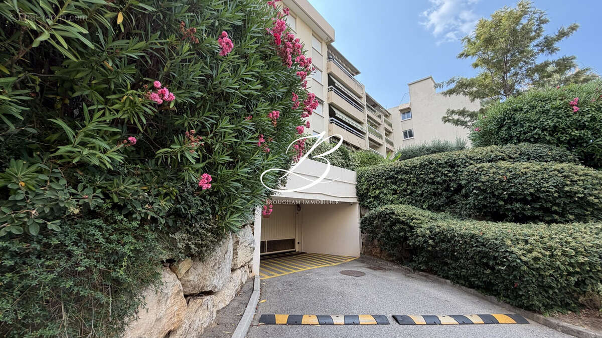 Appartement 93 m² à Saint-Laurent-Du-Var  - photo 4