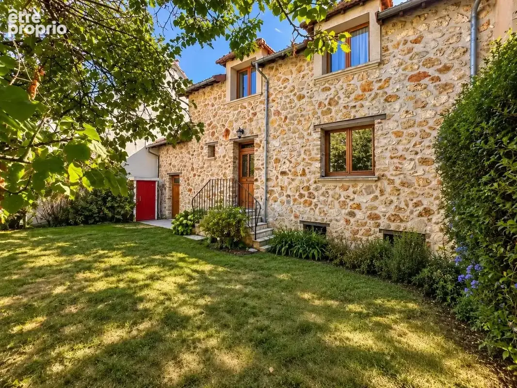Maison à SAINT-MAUR-DES-FOSSES