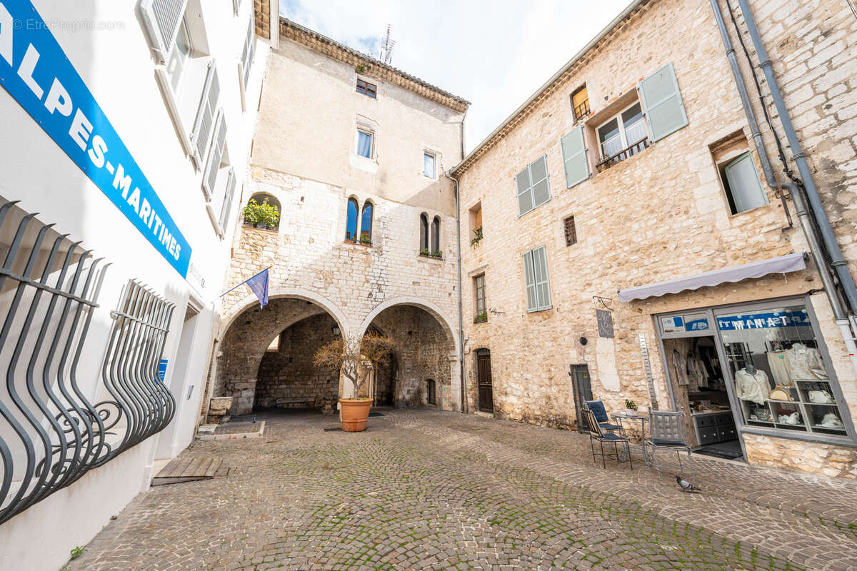 Appartement à VENCE