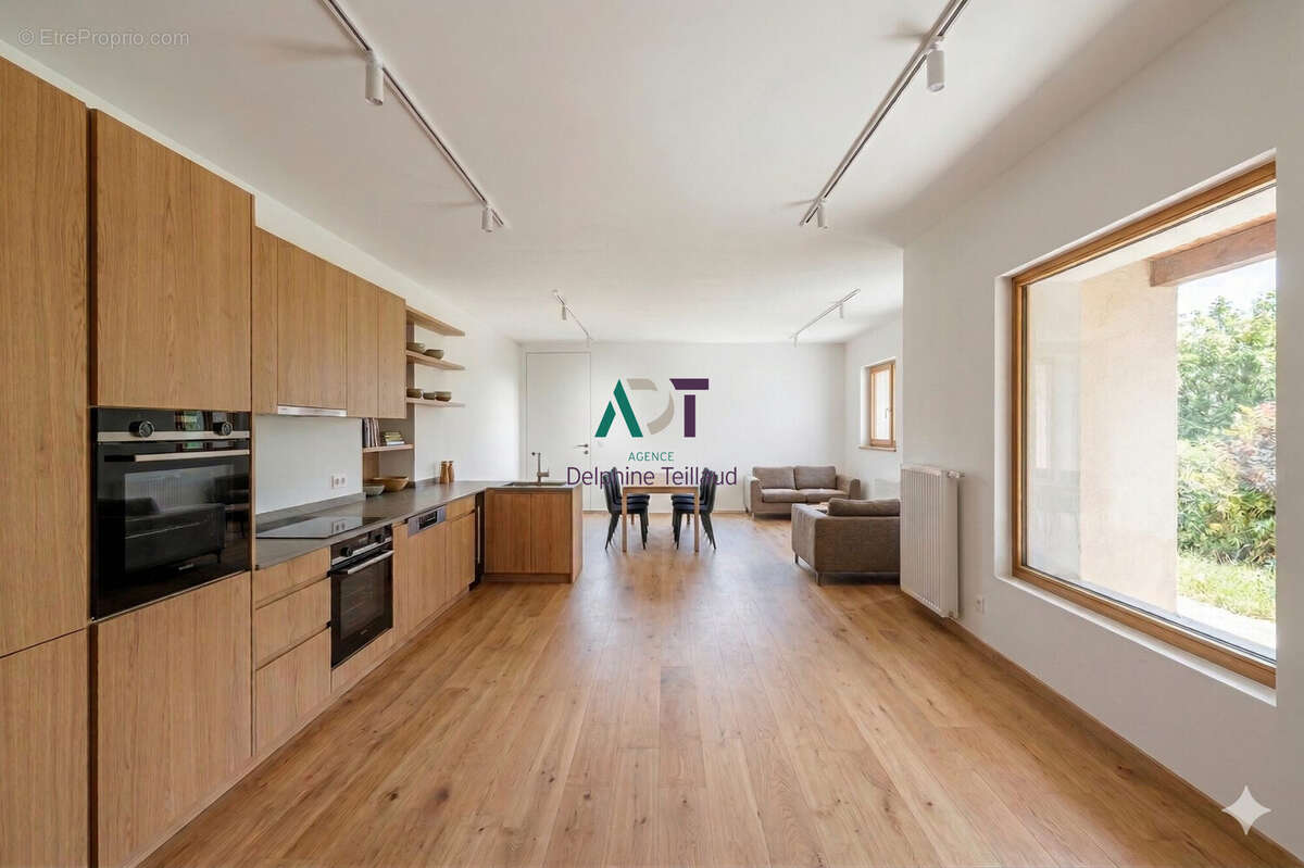 Appartement à MEYLAN
