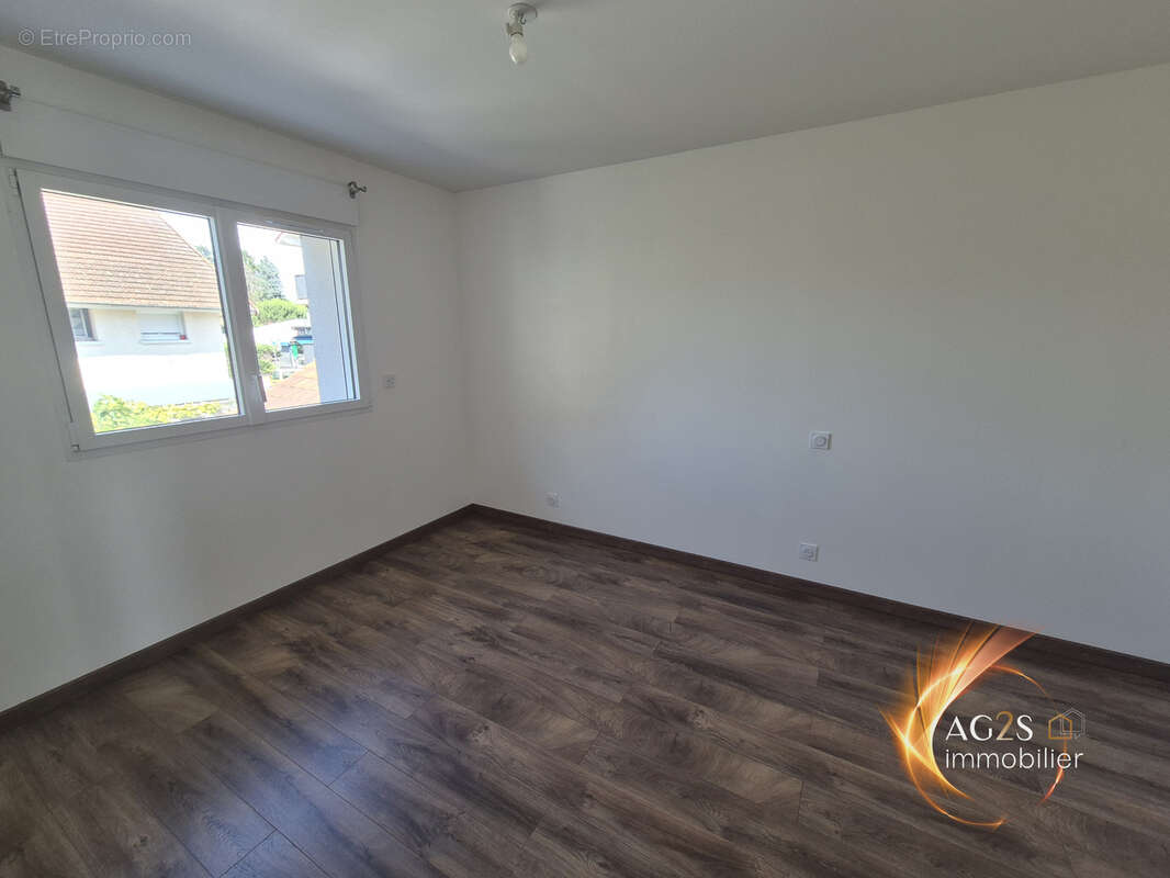 Appartement avec terrasse + 2 places parking privatives - petite résidence de 2021 sans charges - photo 8