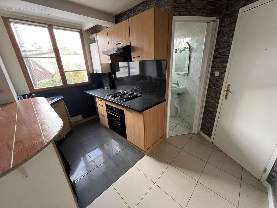 Appartement à BRUYERES-LE-CHATEL