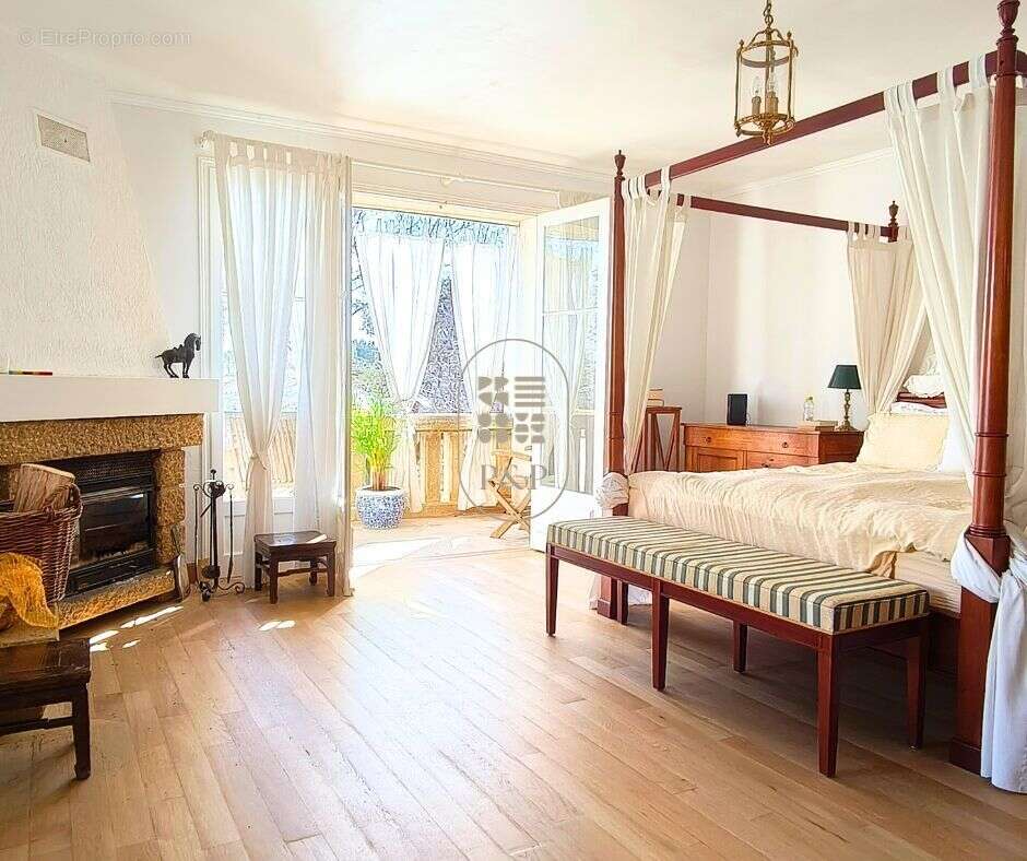 Maison à GARRIGUES-SAINTE-EULALIE