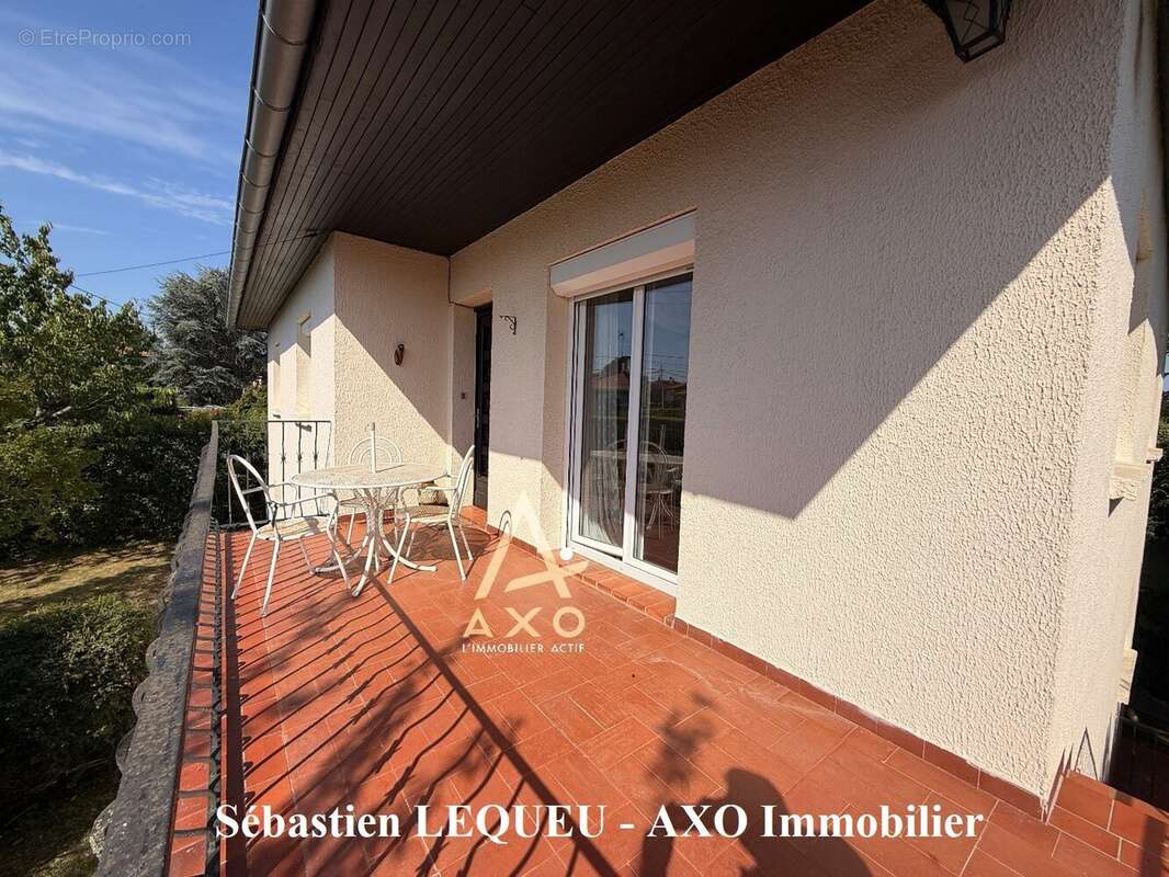 maison Familiale de 155m2 proche centre Saint Genies - photo 11