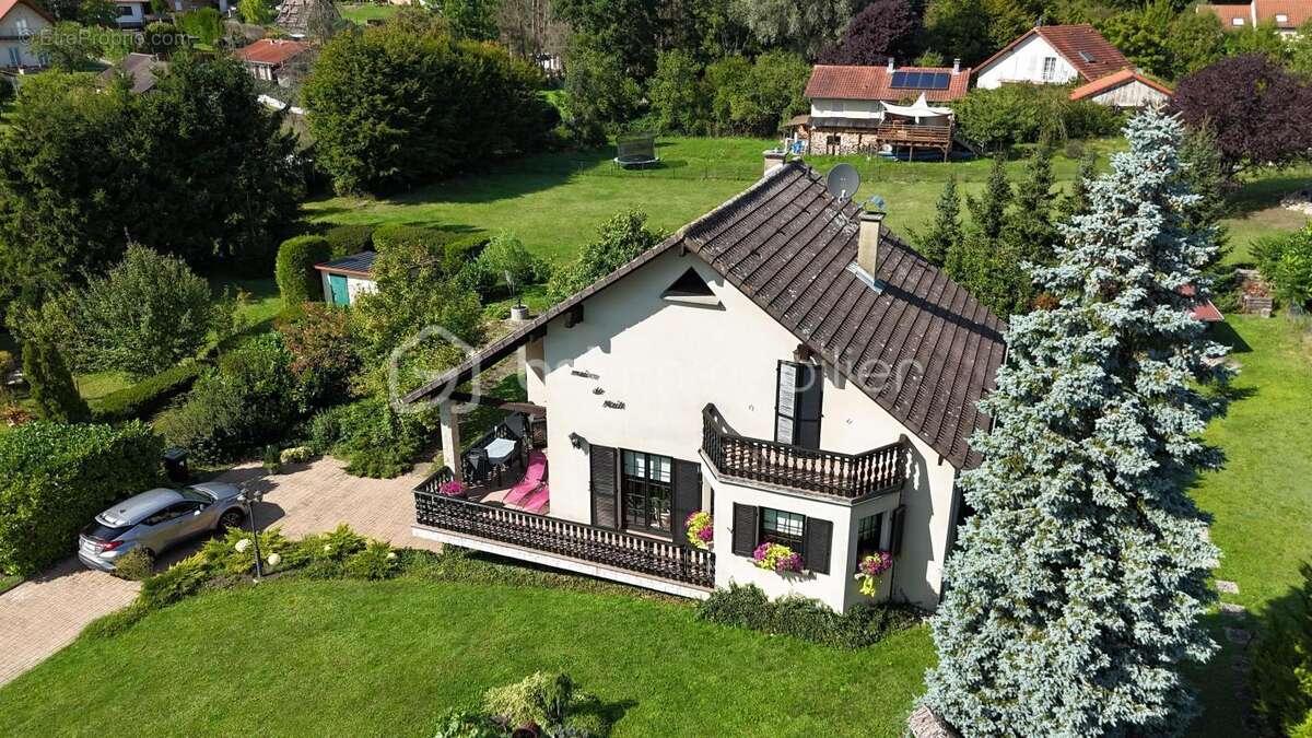 Maison à PUTTELANGE-AUX-LACS