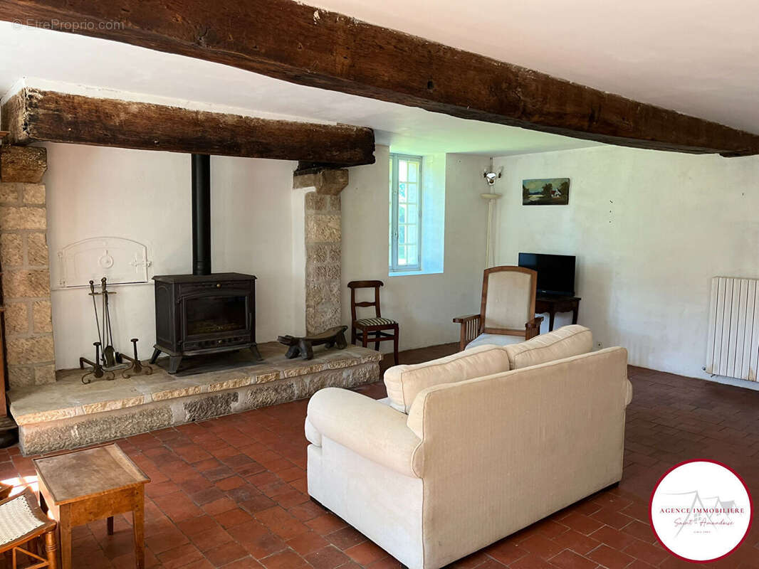 Maison à NOZIERES