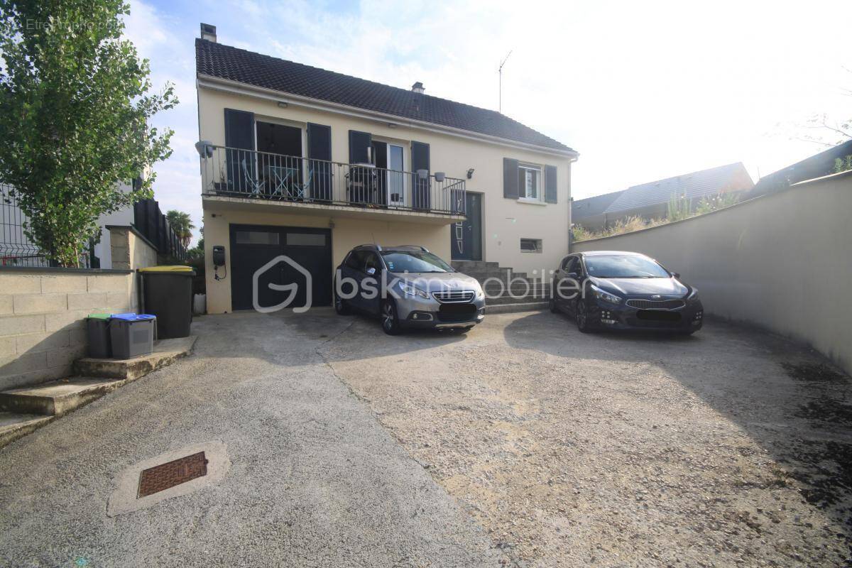 Maison à SAINT-GERMAIN-LES-ARPAJON