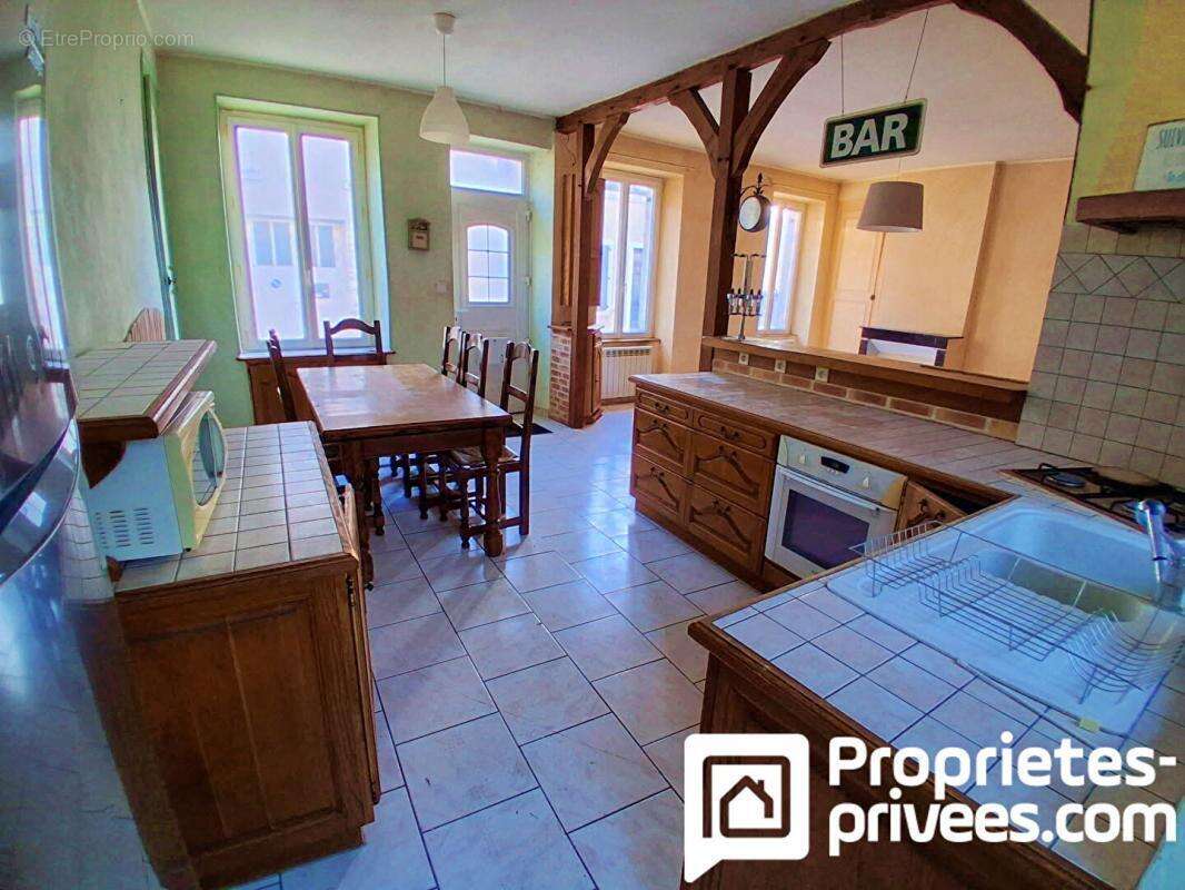 Maison à MEHUN-SUR-YEVRE