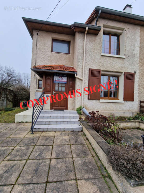 Maison à PAGNY-SUR-MEUSE