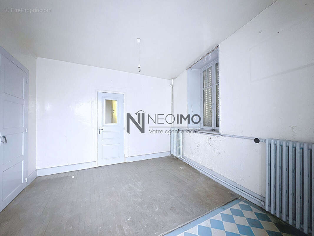 Maison à NEUFCHATEAU