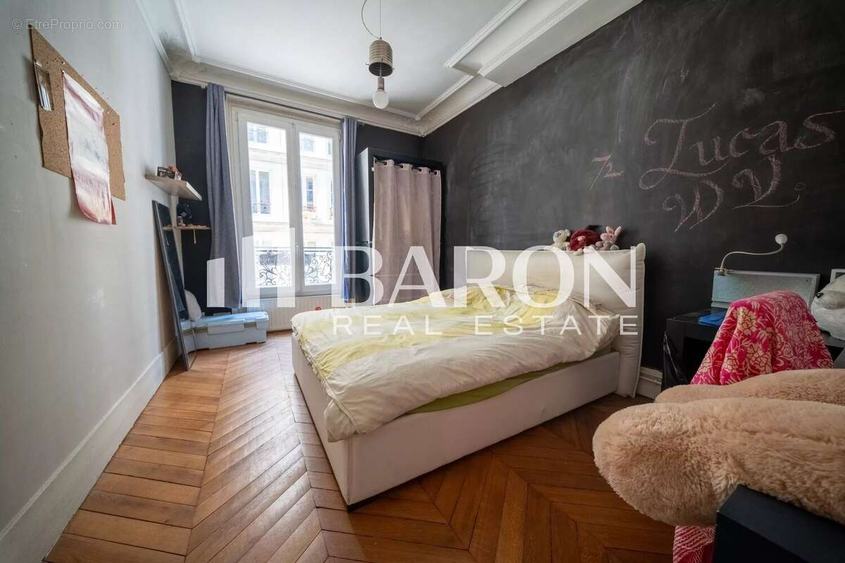 Appartement à PARIS-17E