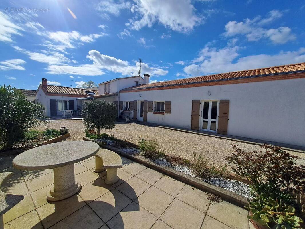 Photo 1 - Maison à GRUES