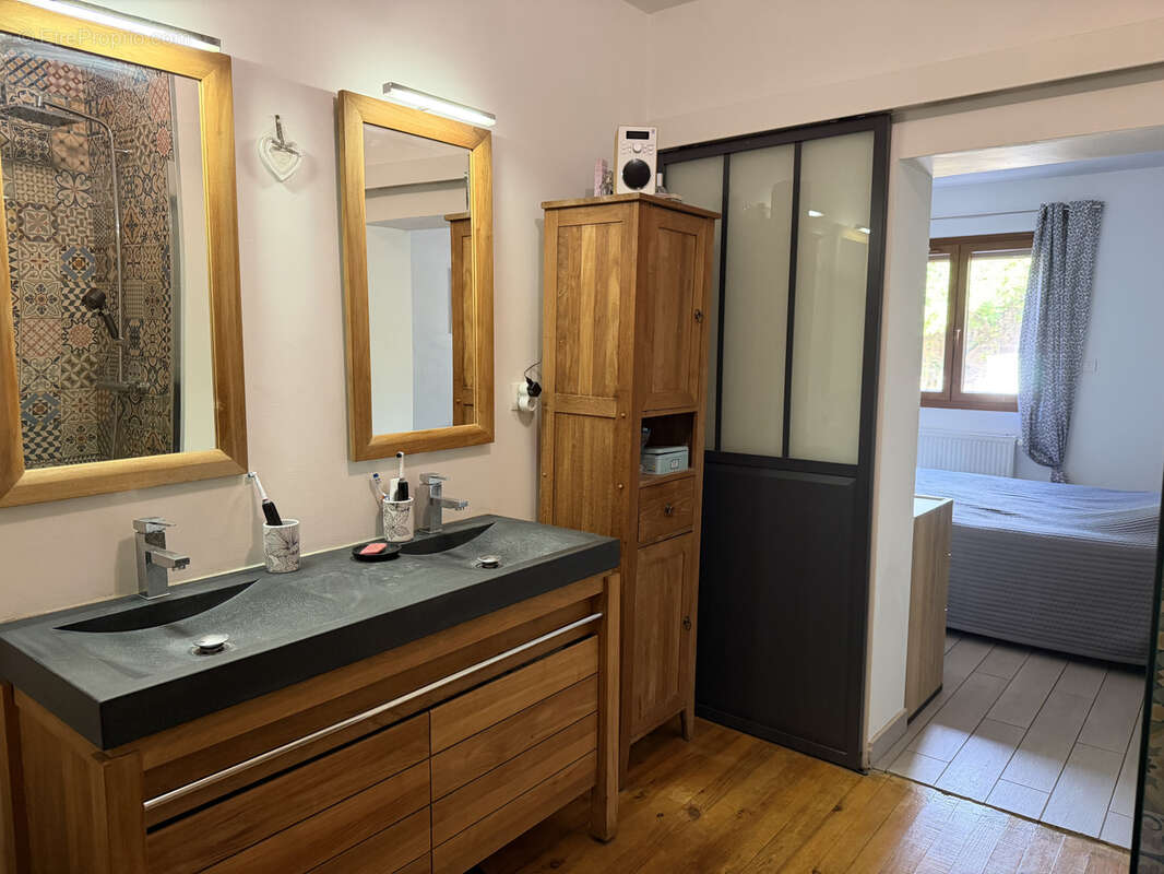 Maison familiale rénovée avec jardin - Le Chambon-Feugerolles - photo 22