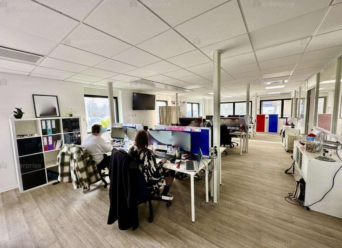 À vendre ensemble de bureaux amiesn metropole : 180 m2 libres + 200 m2 loués société nationale - photo 2