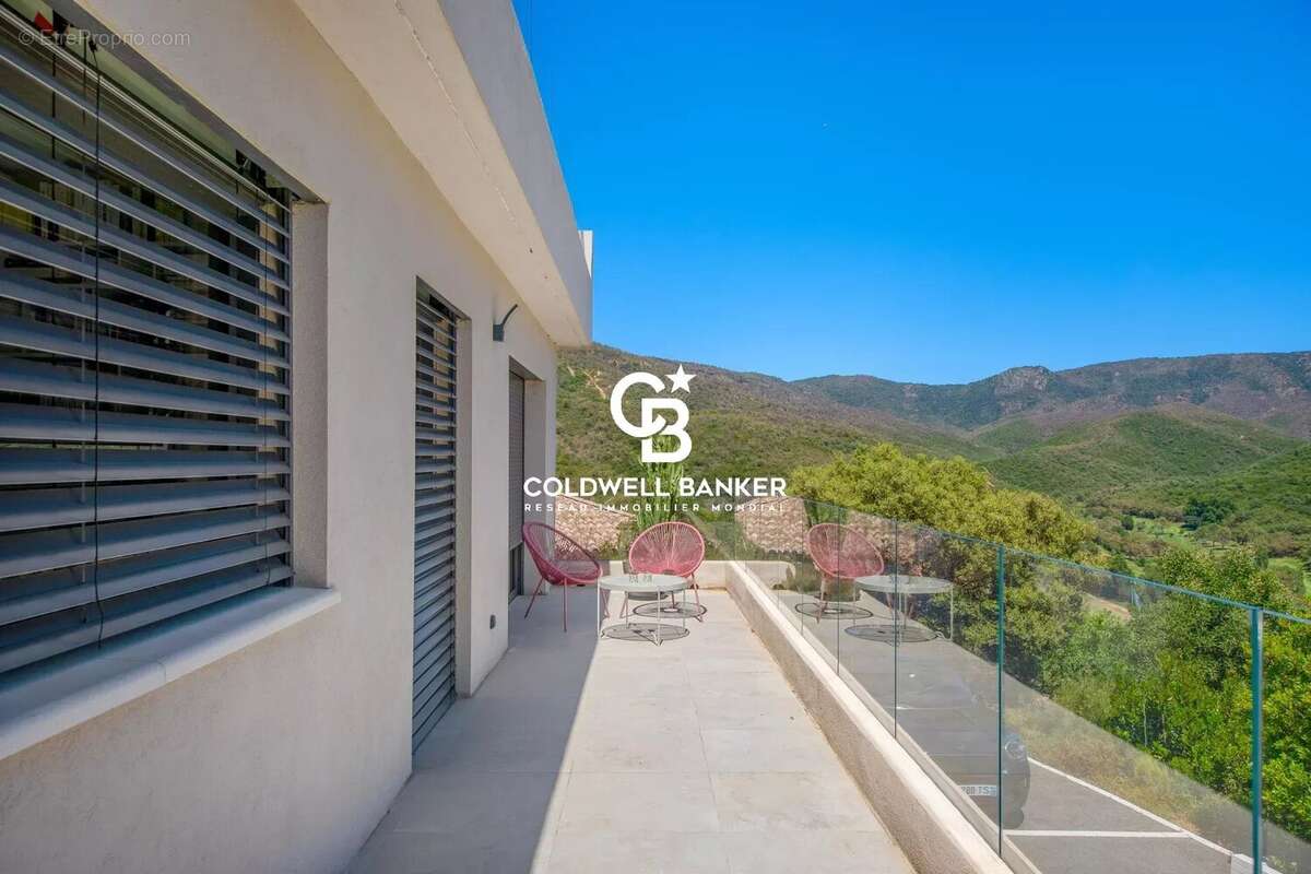 Villa contemporaine vue mer, Golf de Valcros - 83250 La Londe-les-Maures - photo 24