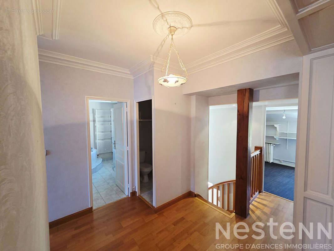 Maison à COULANS-SUR-GEE