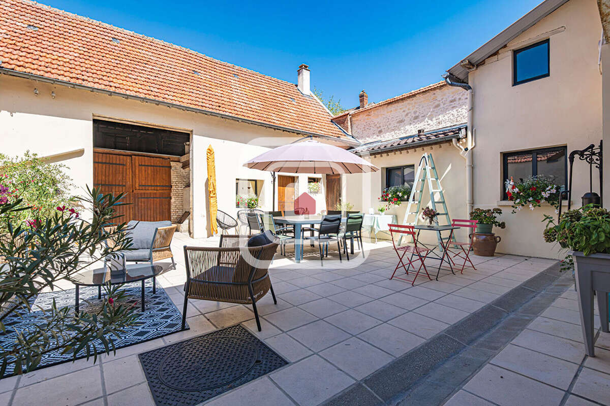 Exclusivite maison bourgeoise de caractere centre hermonville avec dependances et chartil - photo 2