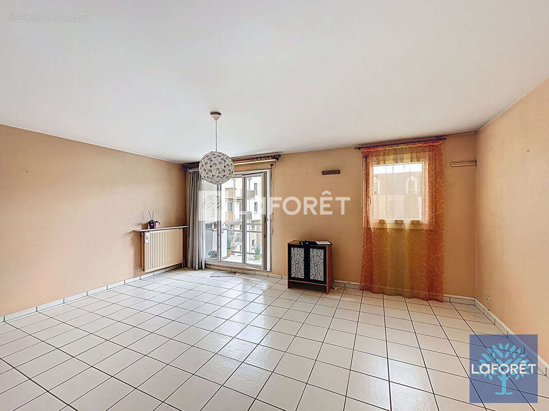 Appartement à SAVIGNY-SUR-ORGE