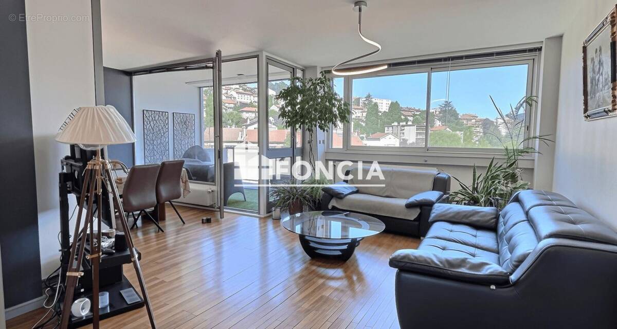 Appartement à SAINT-ETIENNE