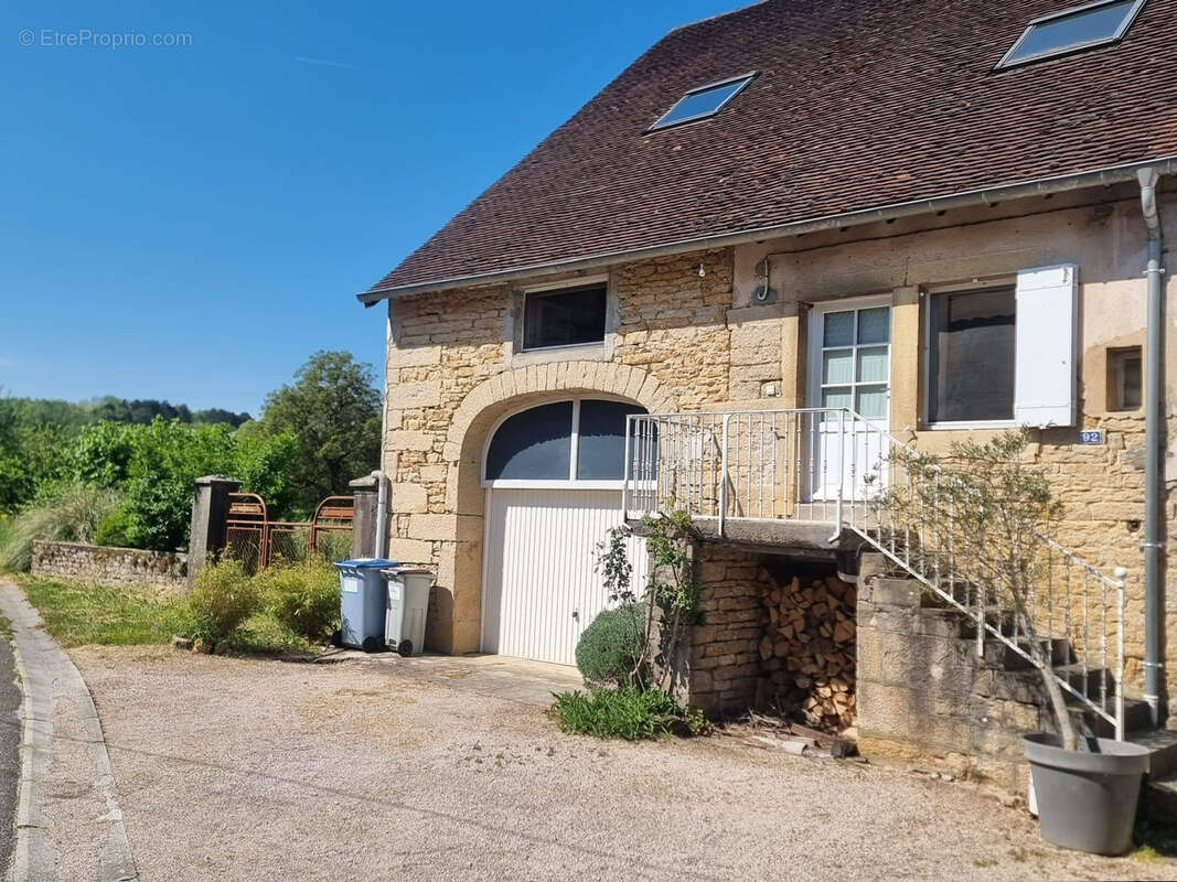 Maison à LONS-LE-SAUNIER