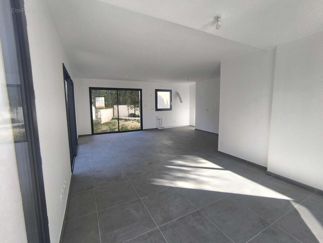 Appartement à SIX-FOURS-LES-PLAGES